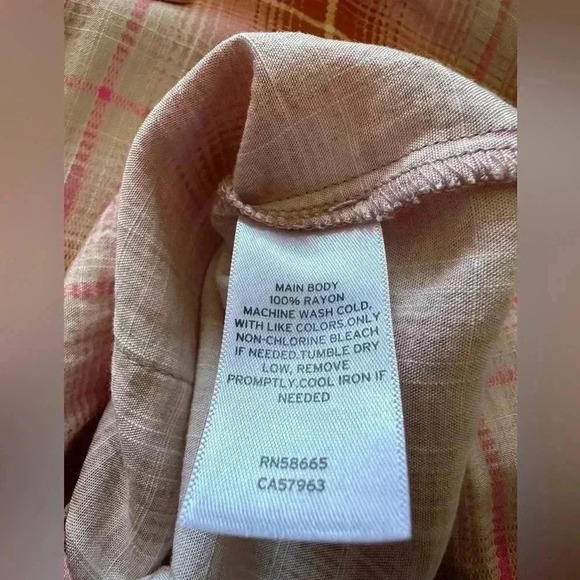 BP Cropped Plaid Long Sleeve Button Down - Picture 4 of 4